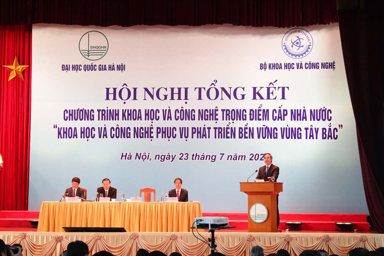 https://www.vnu.edu.vn/upload/2020/07/26433/image/VNU_Hoi%20nghi%20tong%20ket%20CT%20Tay%20Bac_20200723%20(7).jpg